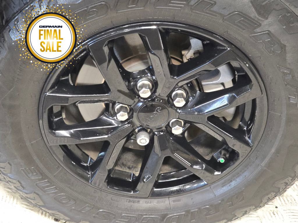 Used 2022 Jeep Gladiator Sport image 10