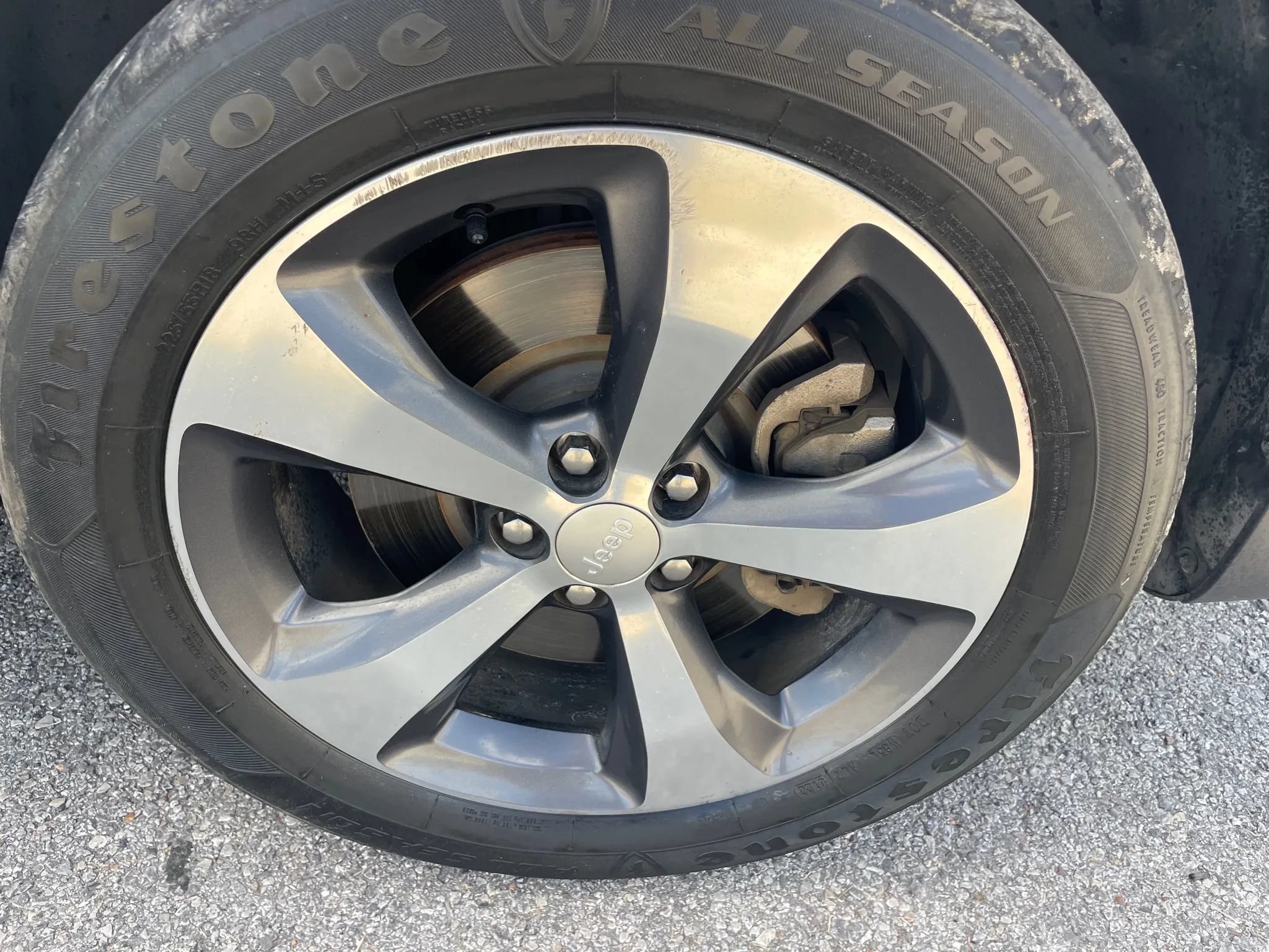 Used 2019 Jeep Cherokee Limited w/ Luxury Group FWD image 8