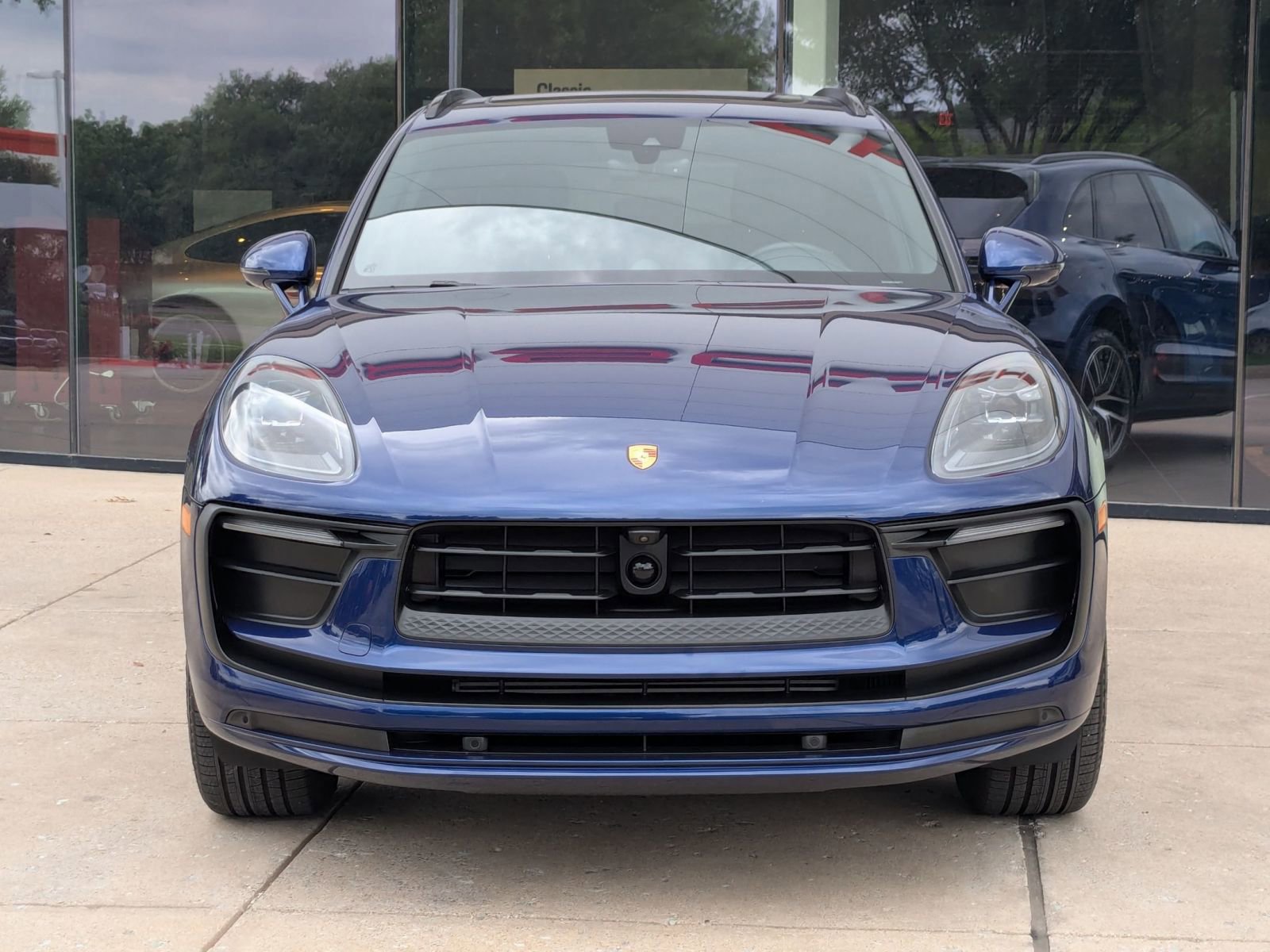 Certified 2026 Porsche Macan AWD/4WD image 6