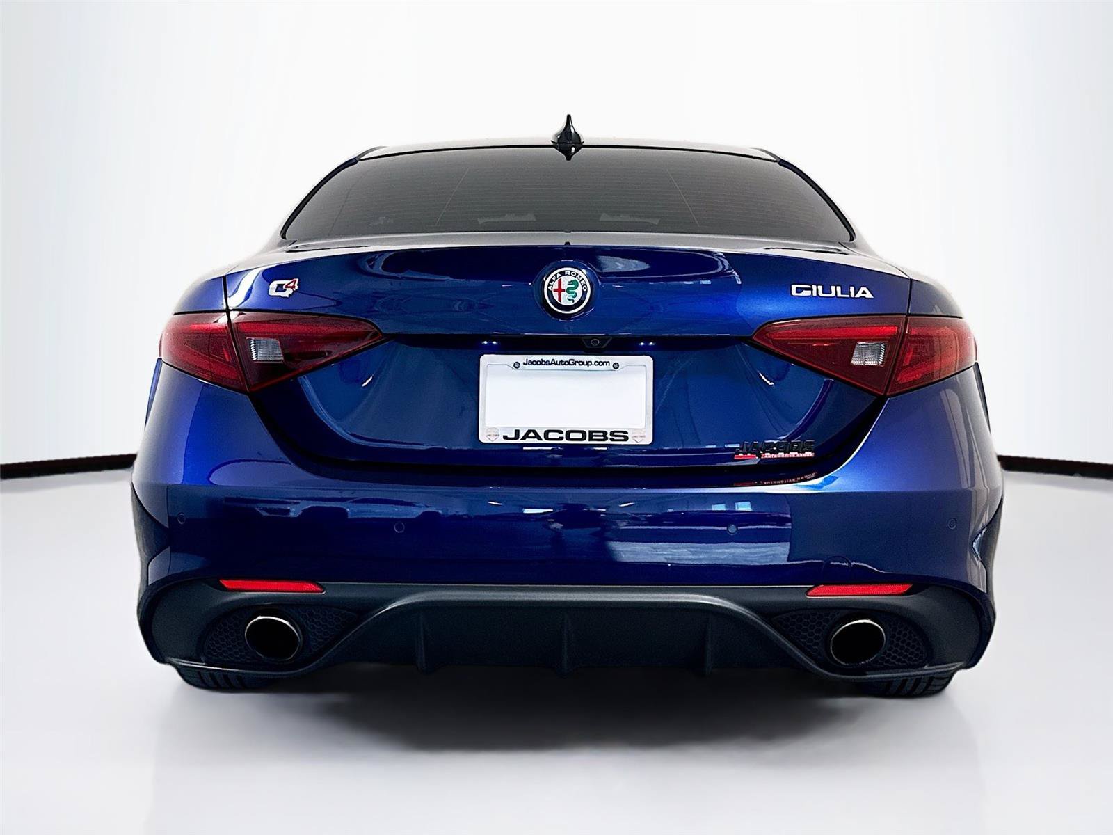 Used 2017 Alfa Romeo Giulia Ti w/ TI 19" Sport Package AWD/4WD image 11