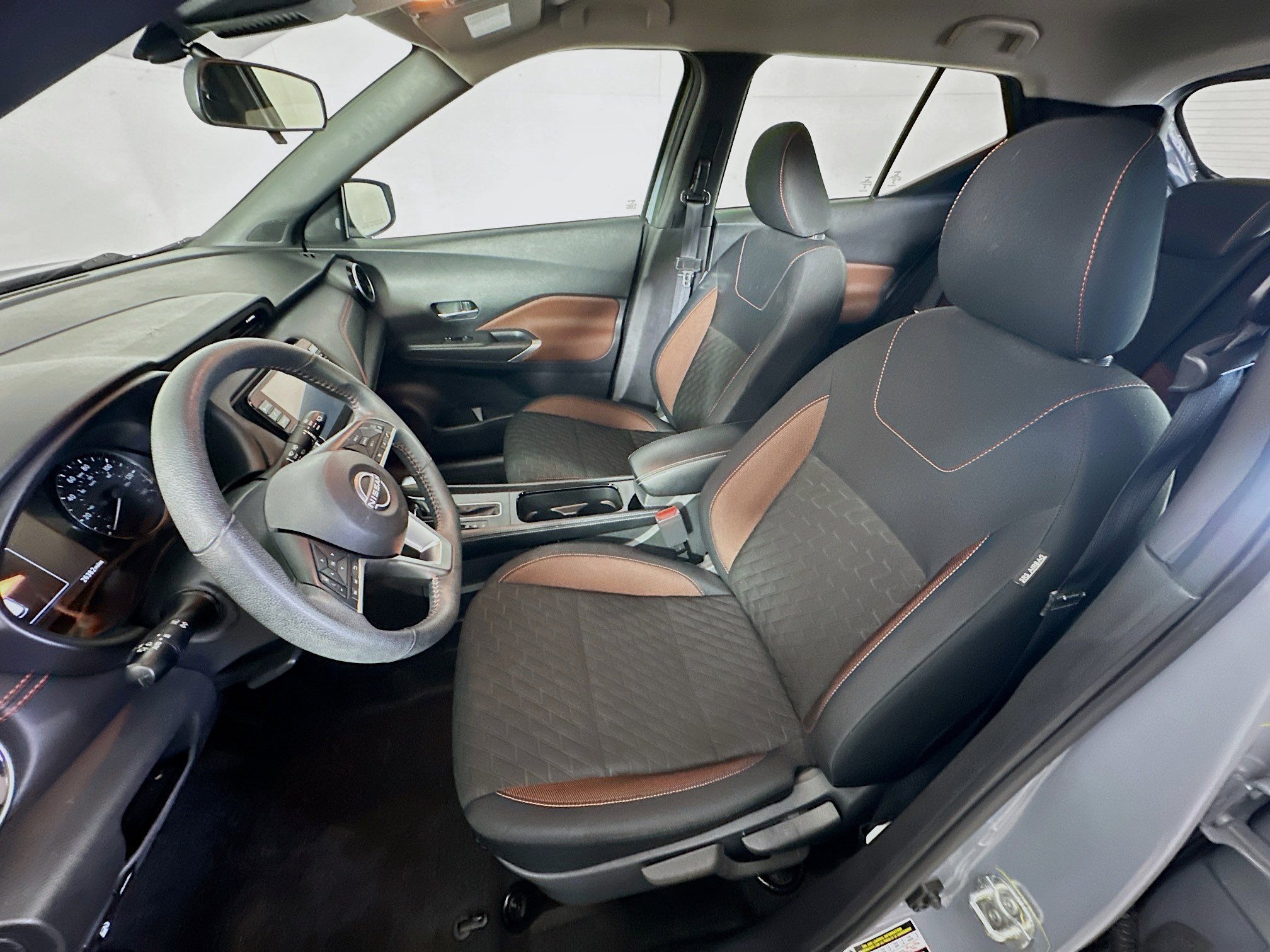 Used 2023 Nissan Kicks SR image 13