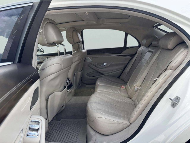 Used 2017 Mercedes-Benz S 550 Sedan image 34