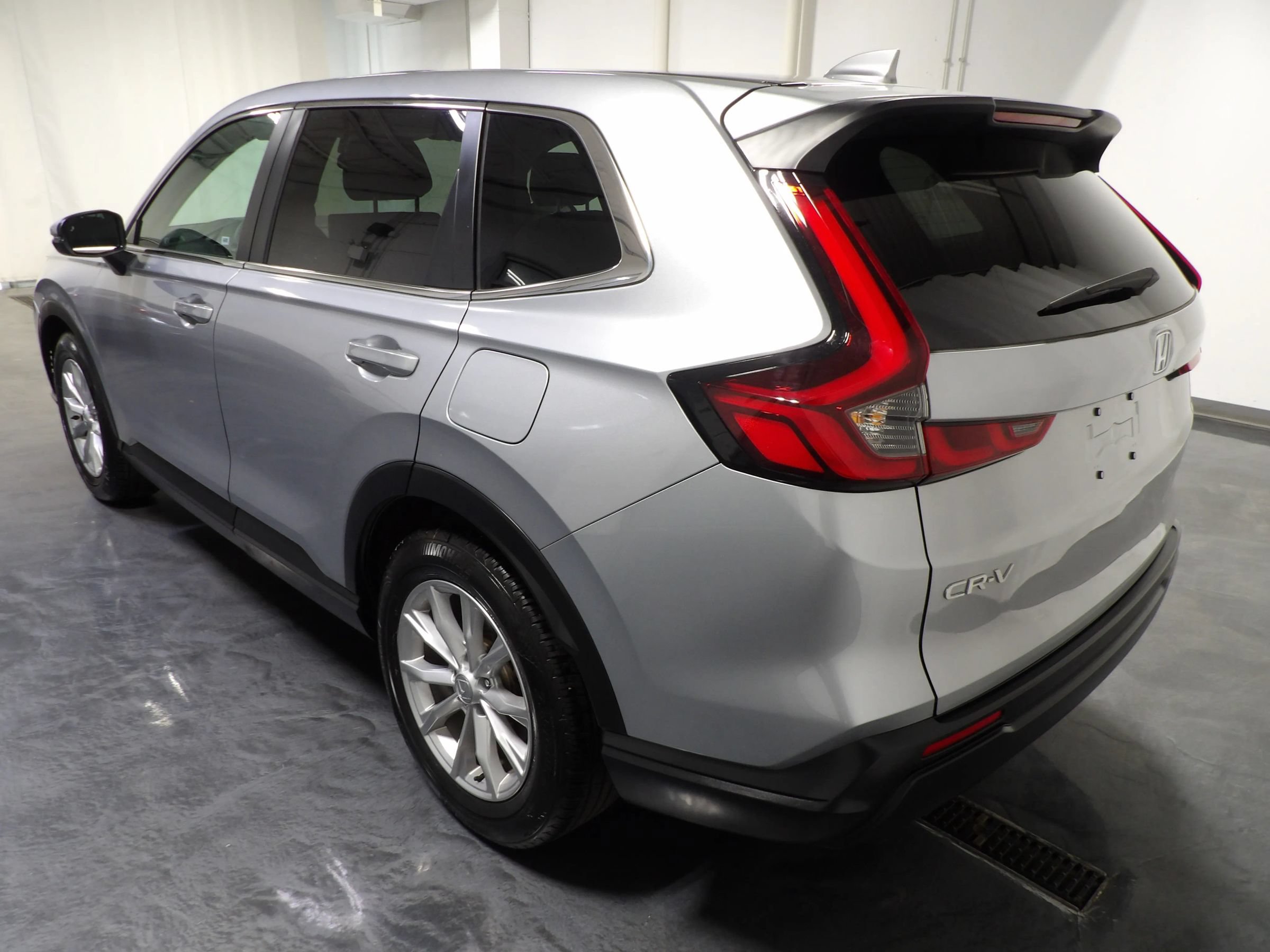 Used 2025 Honda CR-V EX image 6