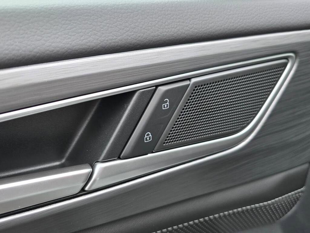 New 2026 Volkswagen Atlas Cross Sport SE AWD/4WD image 29