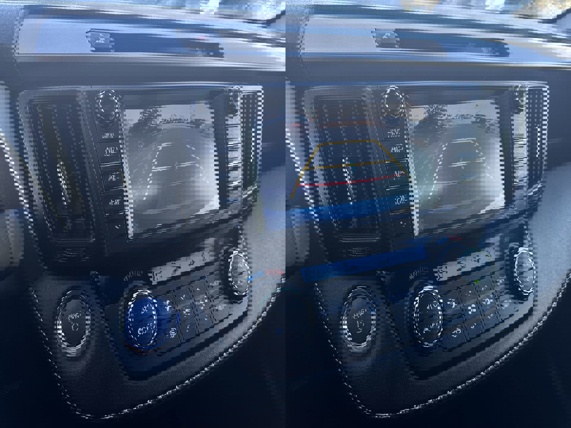 Used 2017 Toyota RAV4 Limited image 15