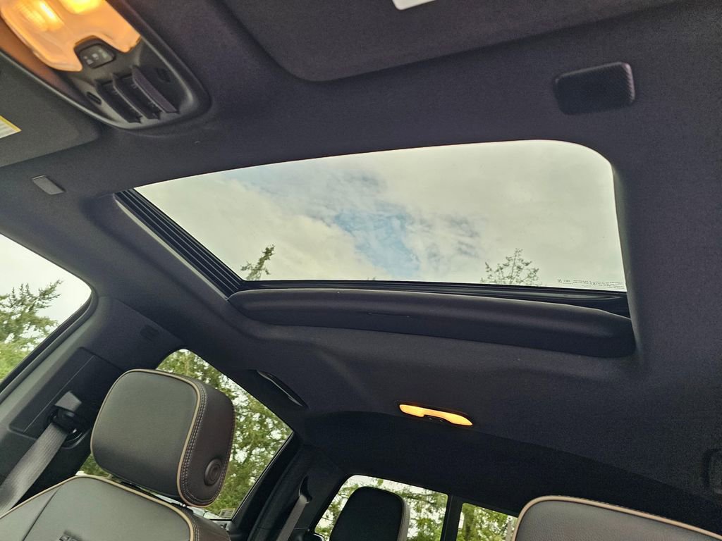 New 2026 GMC Canyon Denali w/ LPO, Black Badging Package image 22