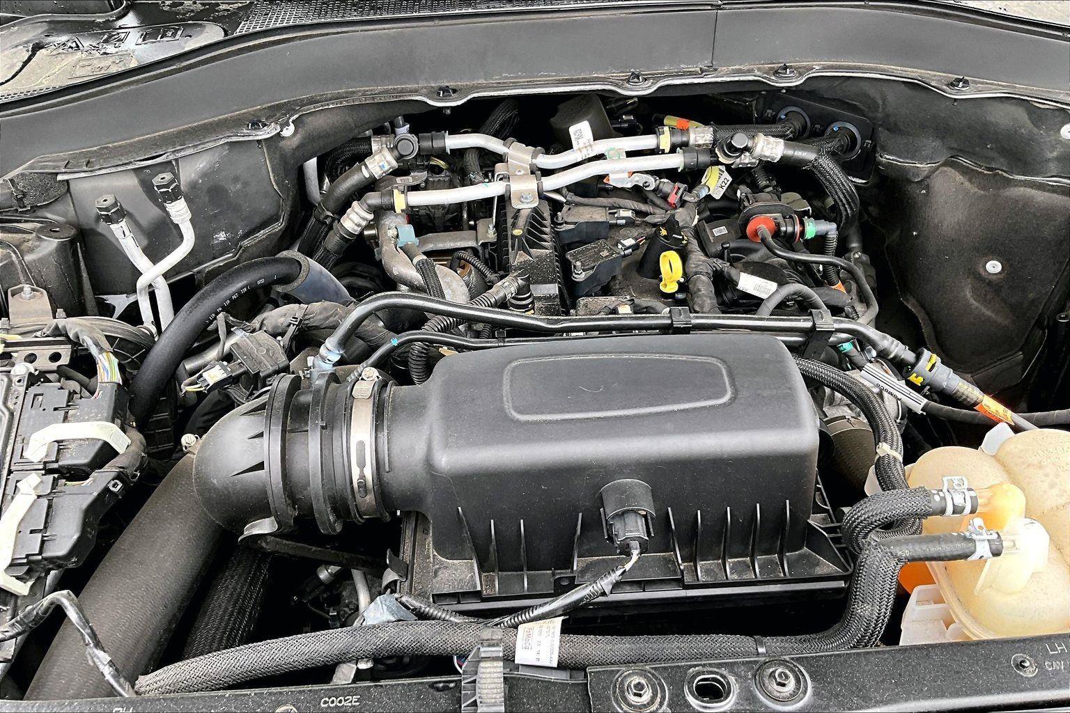 Used 2023 Ford Explorer XLT AWD/4WD image 11