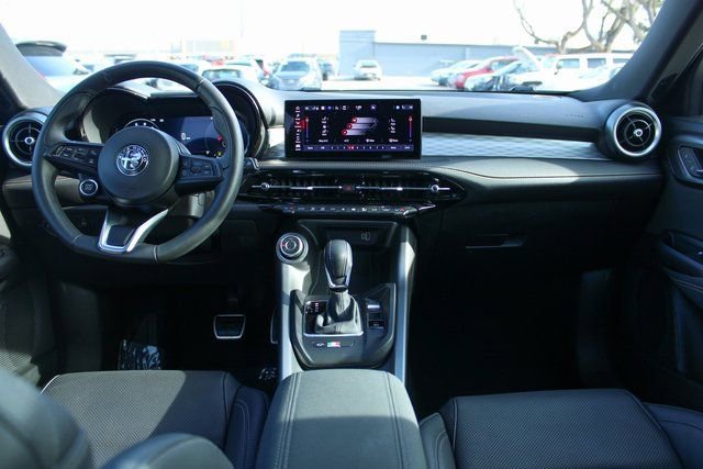 Used 2025 Alfa Romeo Tonale w/ Premium Package image 16