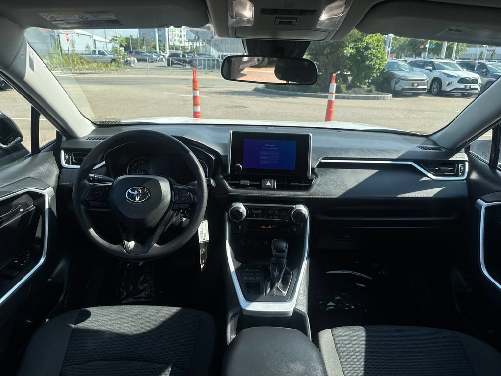 Used 2024 Toyota RAV4 LE AWD/4WD image 11
