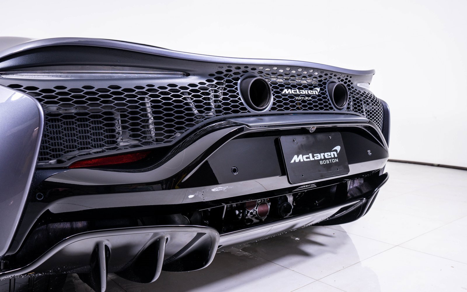 Used 2023 McLaren Artura image 11