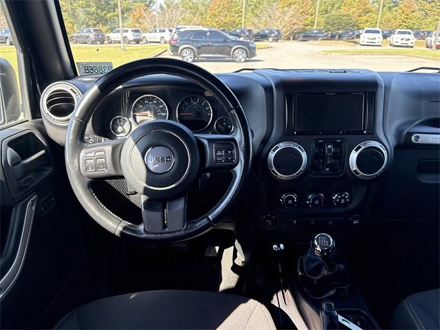 Used 2016 Jeep Wrangler Unlimited Sahara w/ Connectivity Group image 22