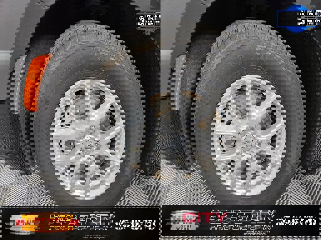 Used 2024 Chrysler Pacifica Touring-L image 9