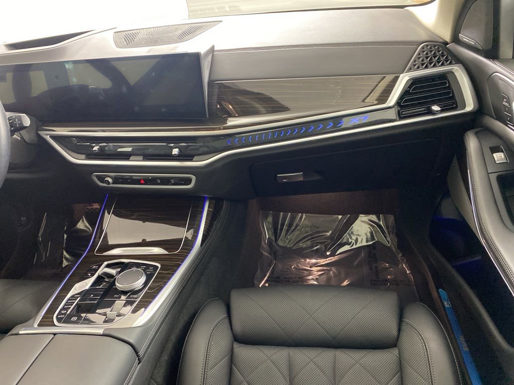 Used 2023 BMW X7 xDrive40i w/ Premium Package image 26