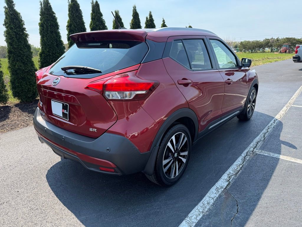 Used 2020 Nissan Kicks SR image 2