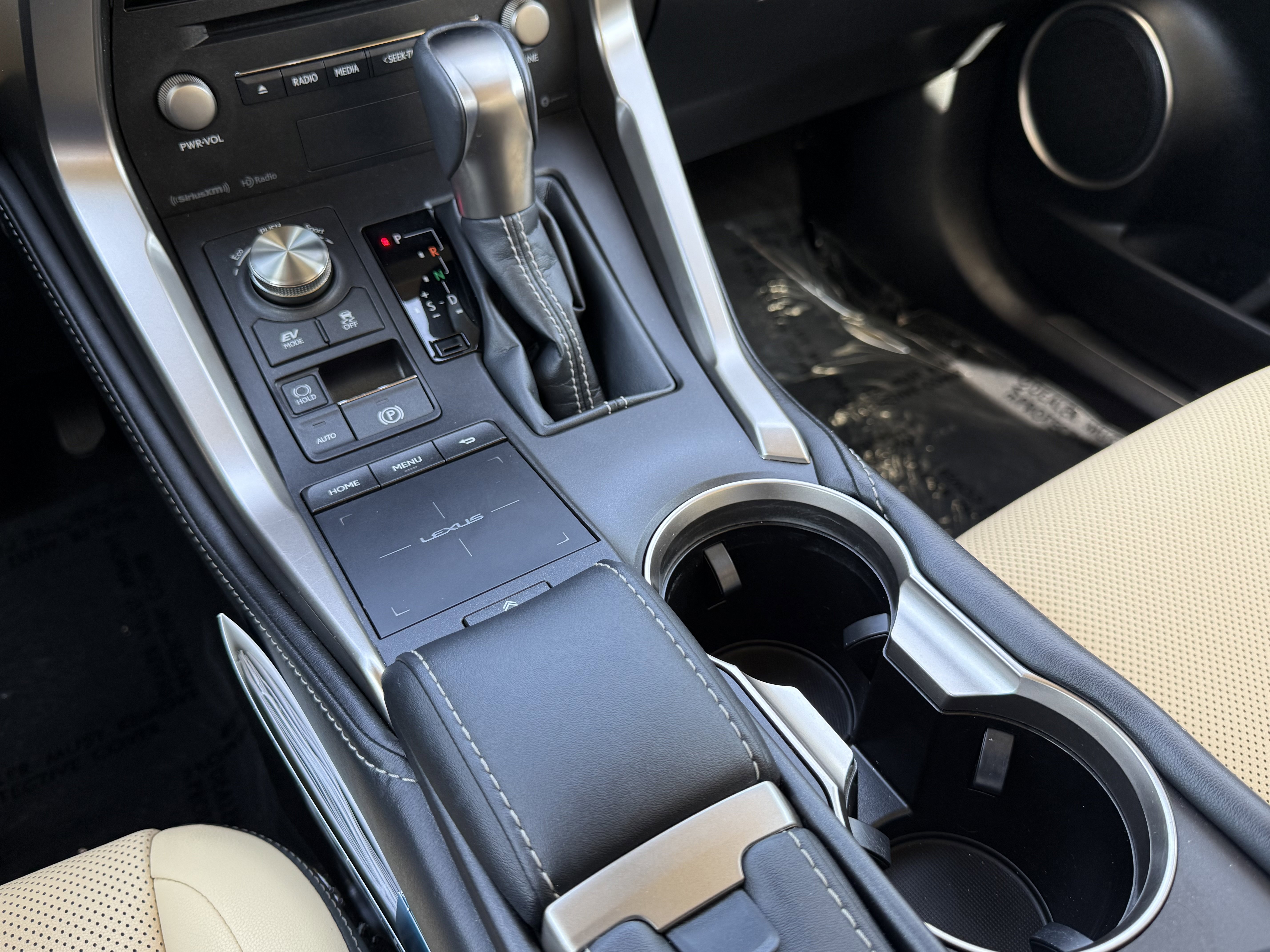 Used 2018 Lexus NX 300h AWD image 25