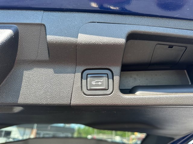Used 2023 GMC Acadia SLT AWD/4WD image 31