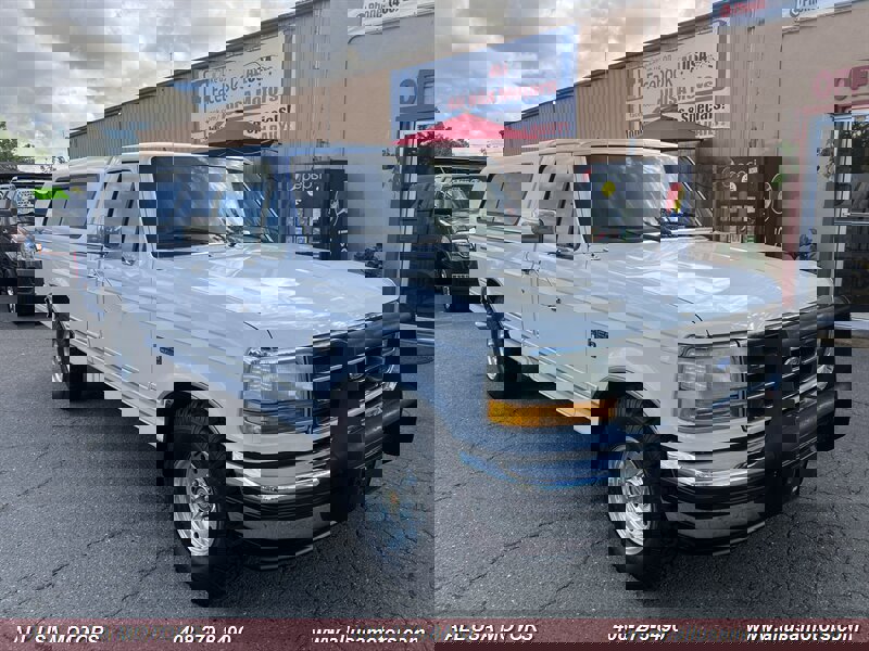 Used 1994 Ford F150 XLT image 2