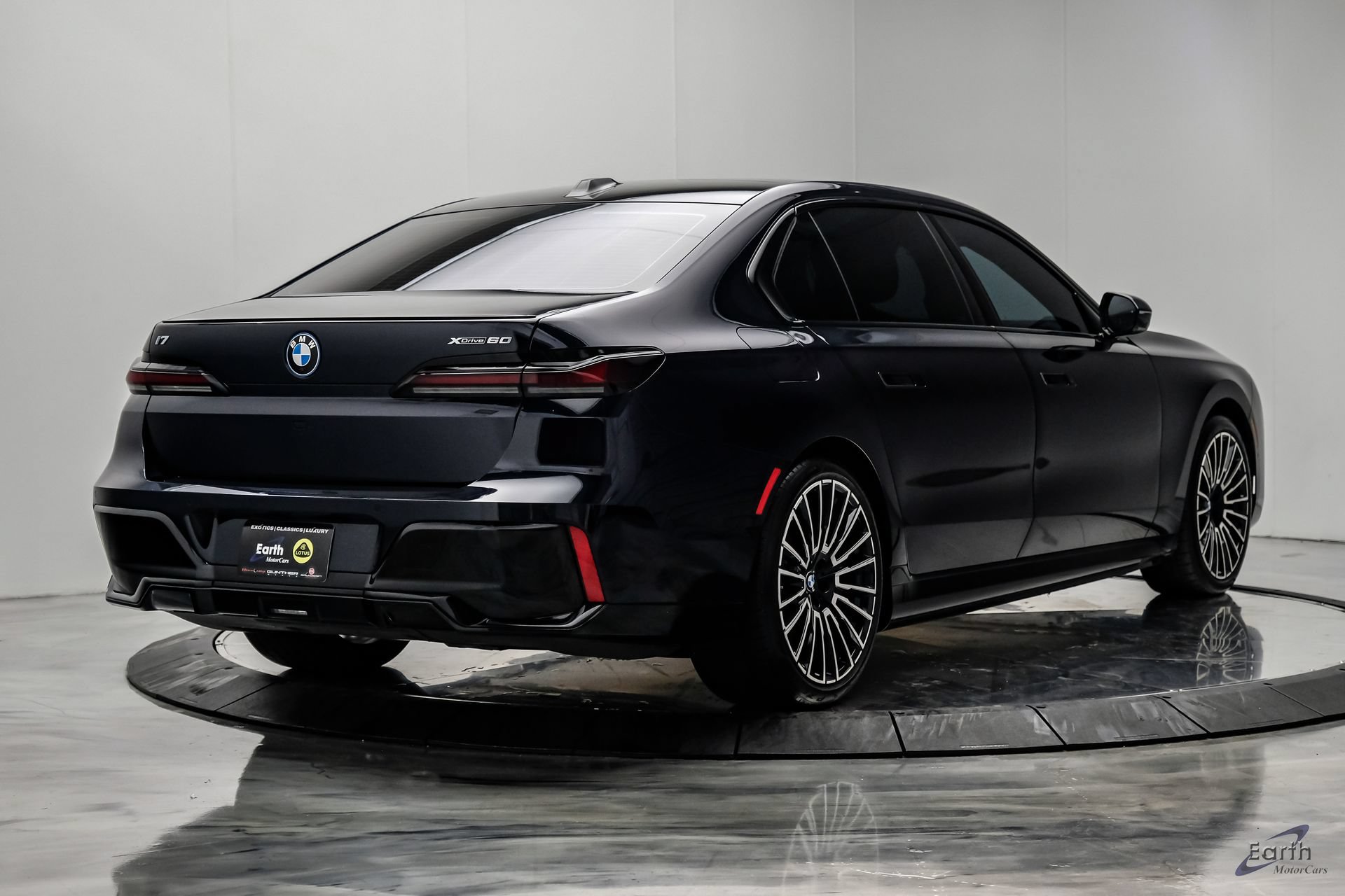 Used 2025 BMW i7 xDrive60 AWD/4WD image 18