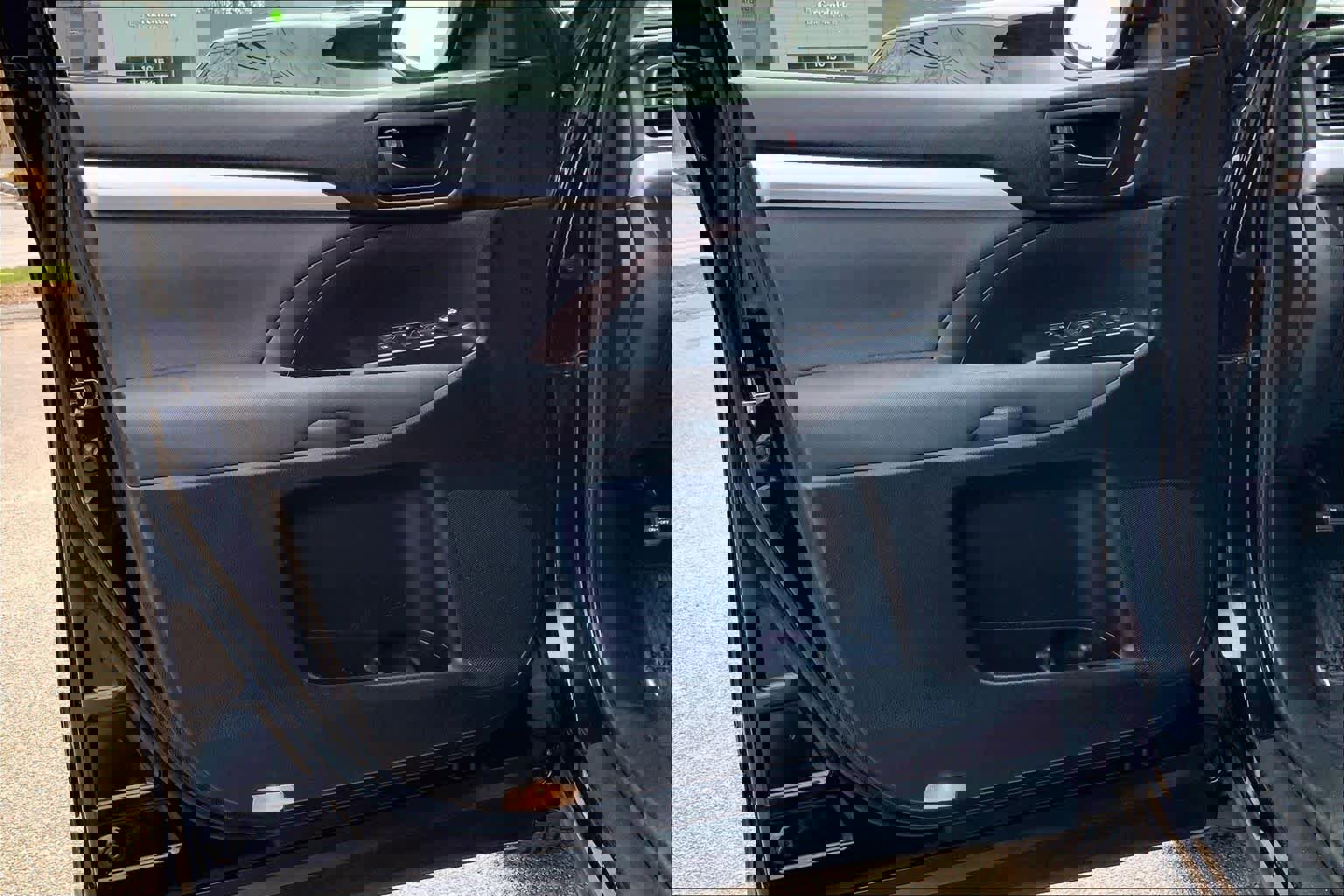 Used 2018 Toyota Highlander LE AWD/4WD image 21