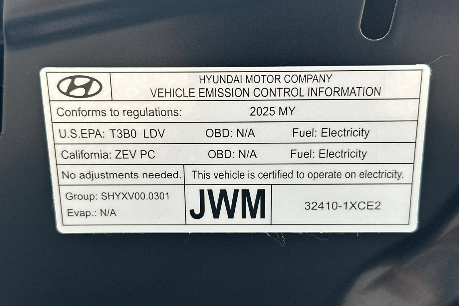 Used 2025 Genesis GV60 Advanced AWD/4WD image 37