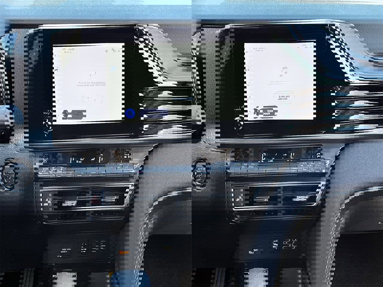 Used 2025 Toyota Camry LE image 15