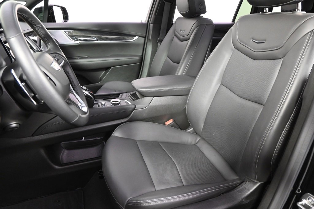 Certified 2025 Cadillac XT6 Sport w/ Technology Package image 12