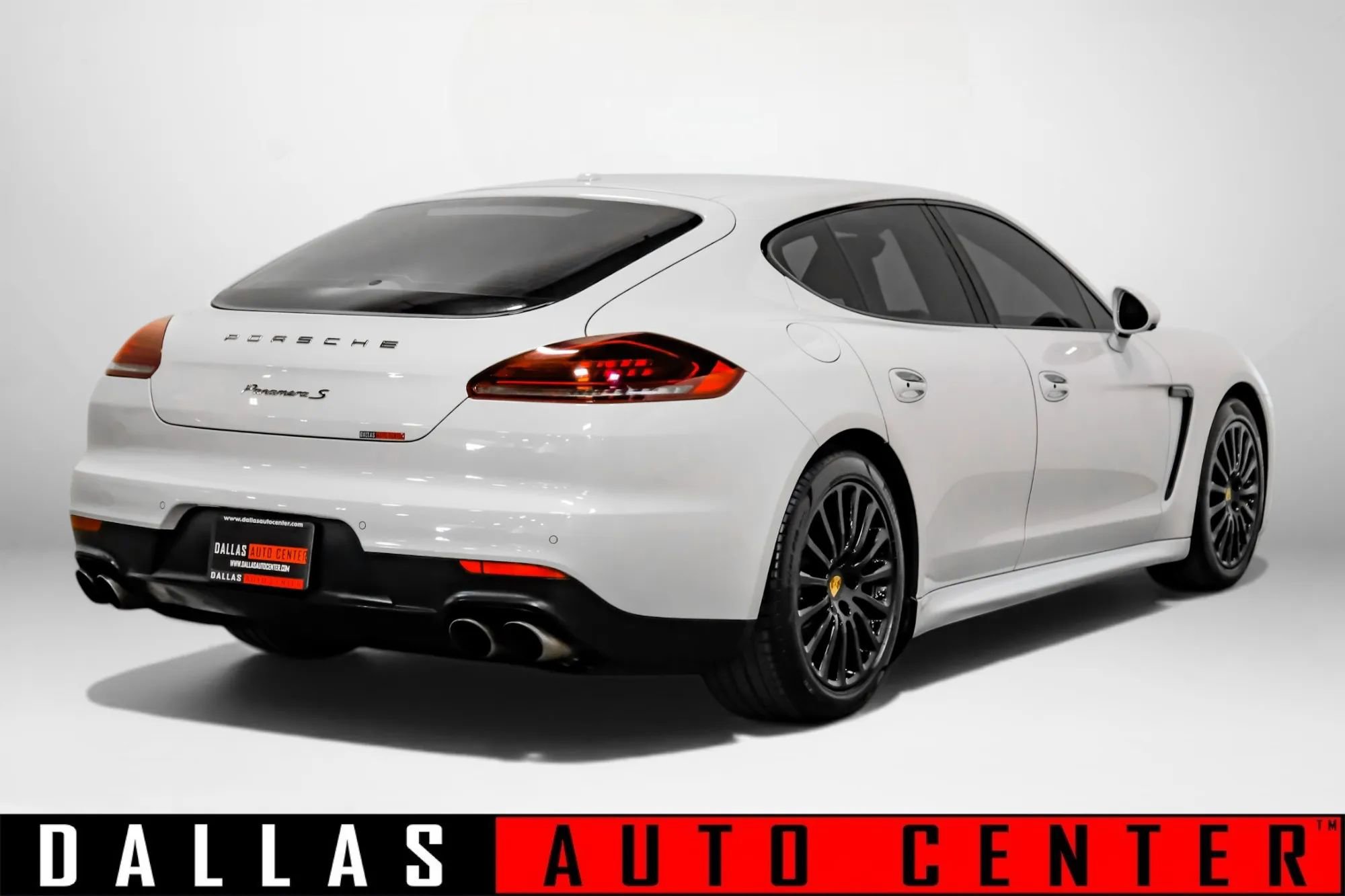 Used 2014 Porsche Panamera S image 4