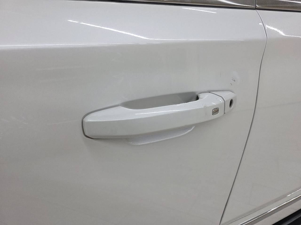 Used 2019 GMC Yukon XL SLT w/ Premium Edition RWD image 12