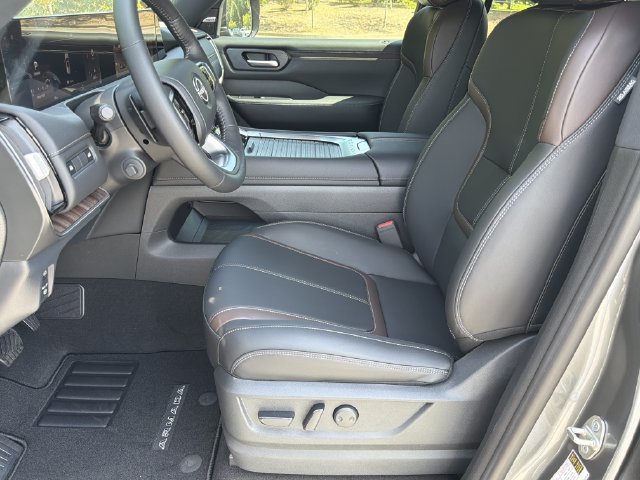 New 2026 Nissan Armada SL w/ Captain's Chari Seat Package AWD/4WD image 11