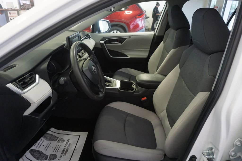 Used 2022 Toyota RAV4 XLE w/ Convenience Package AWD/4WD image 18