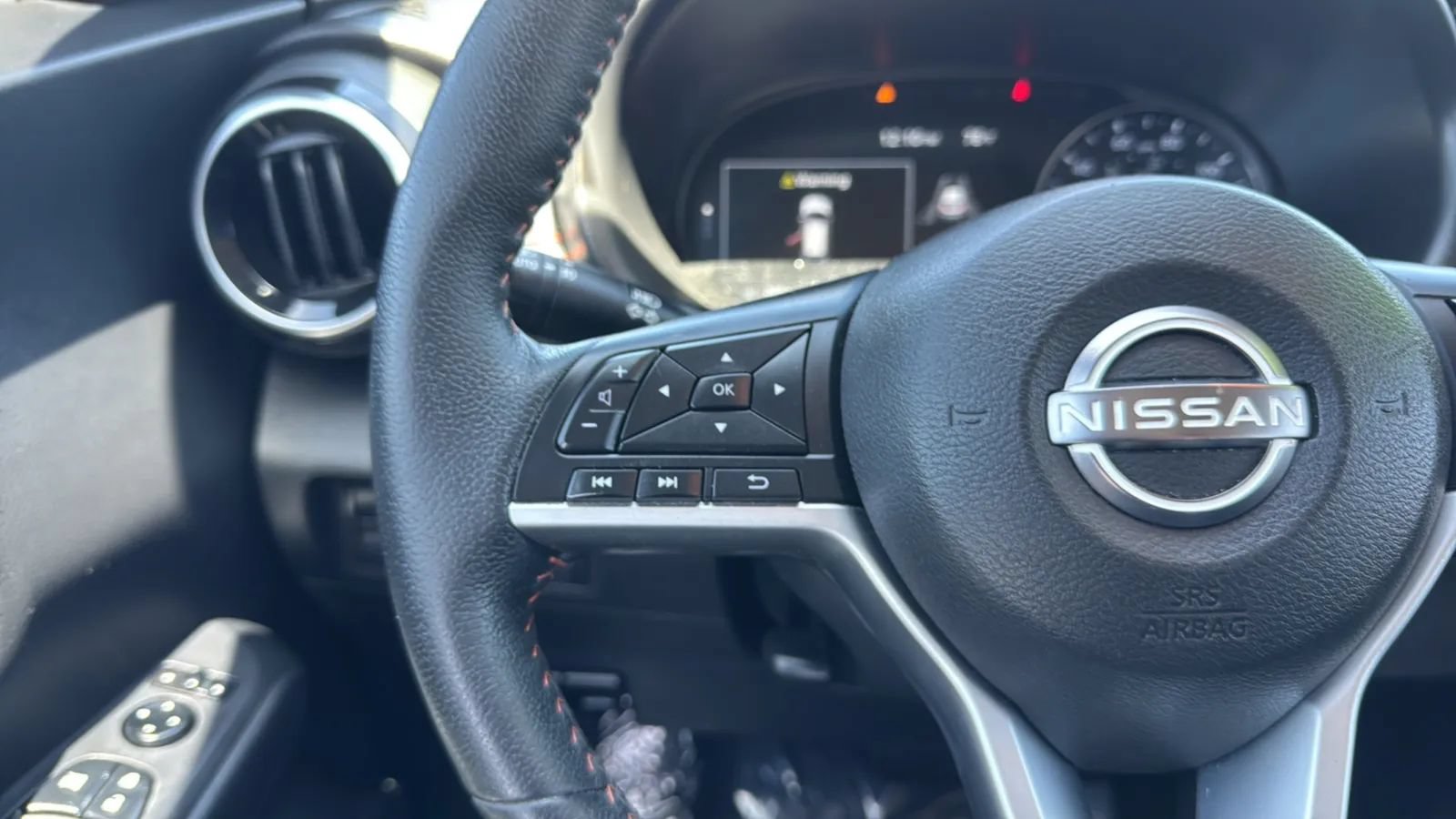 Used 2022 Nissan Kicks SR w/ Premium Package FWD image 21