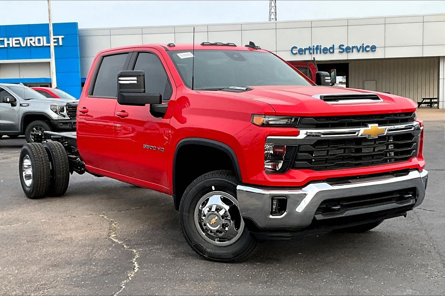 New 2026 Chevrolet Silverado 3500 LT image 2