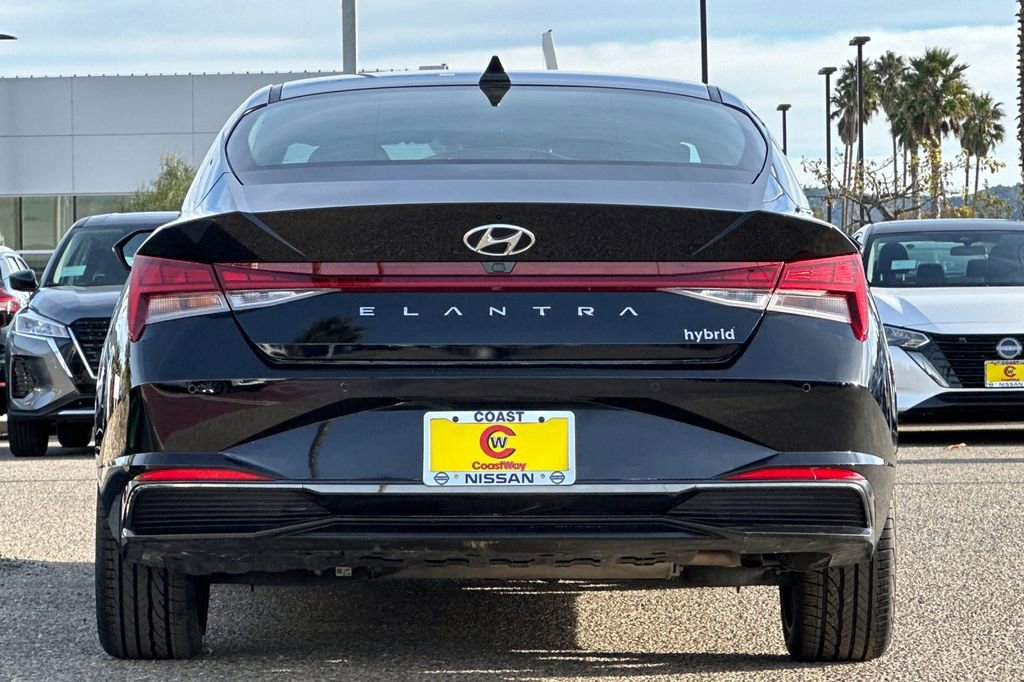Used 2023 Hyundai Elantra Limited image 5