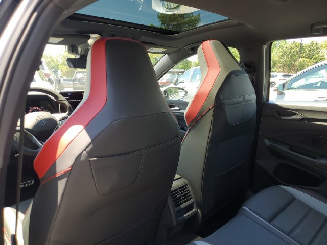 New 2026 Volkswagen GTI SE FWD image 11