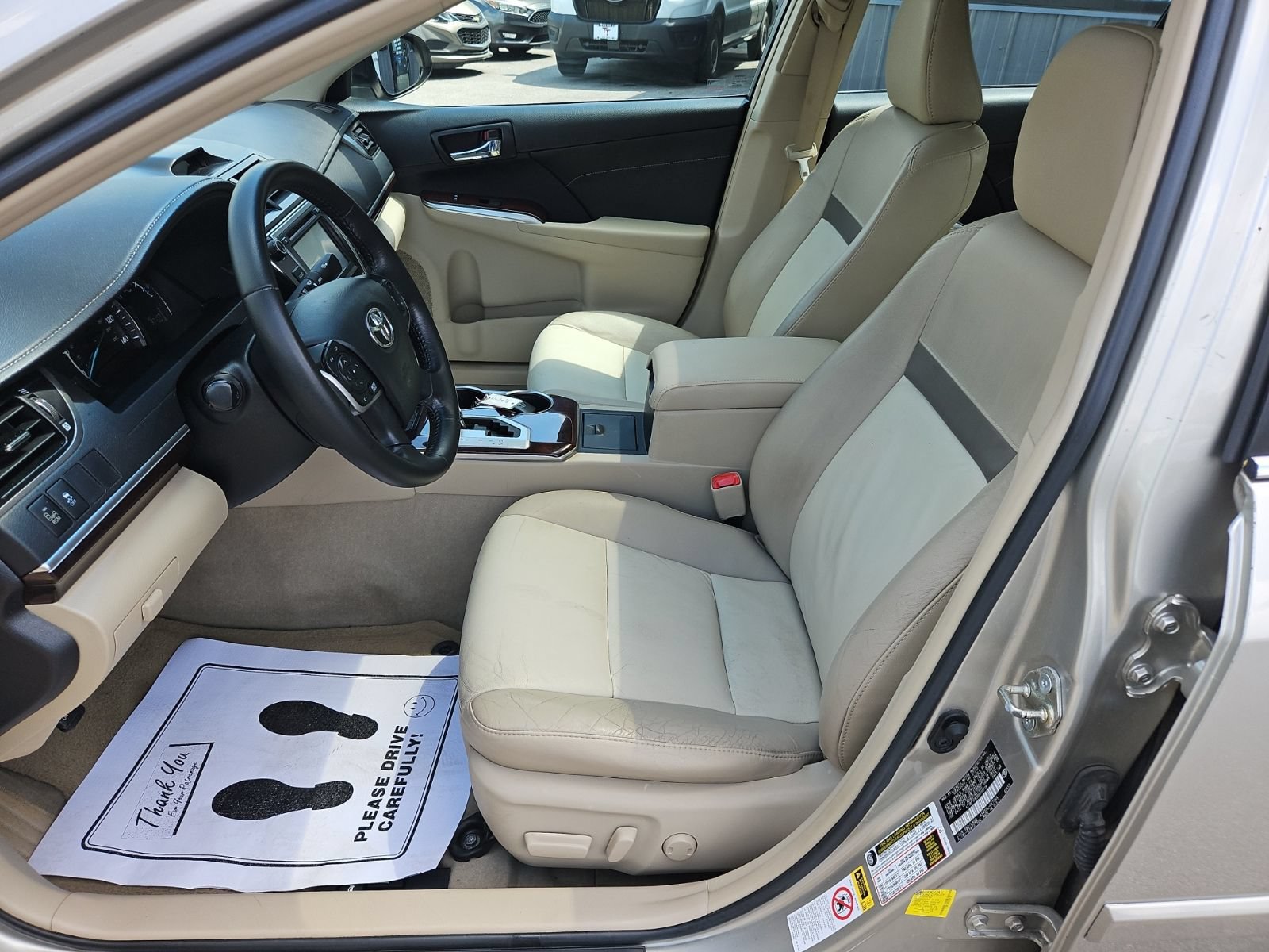 Used 2013 Toyota Camry XLE w/ Leather Pkg FWD image 12