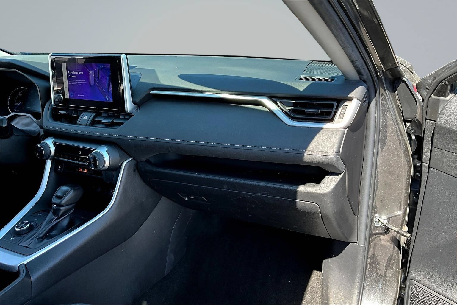 Used 2023 Toyota RAV4 XLE AWD/4WD image 29