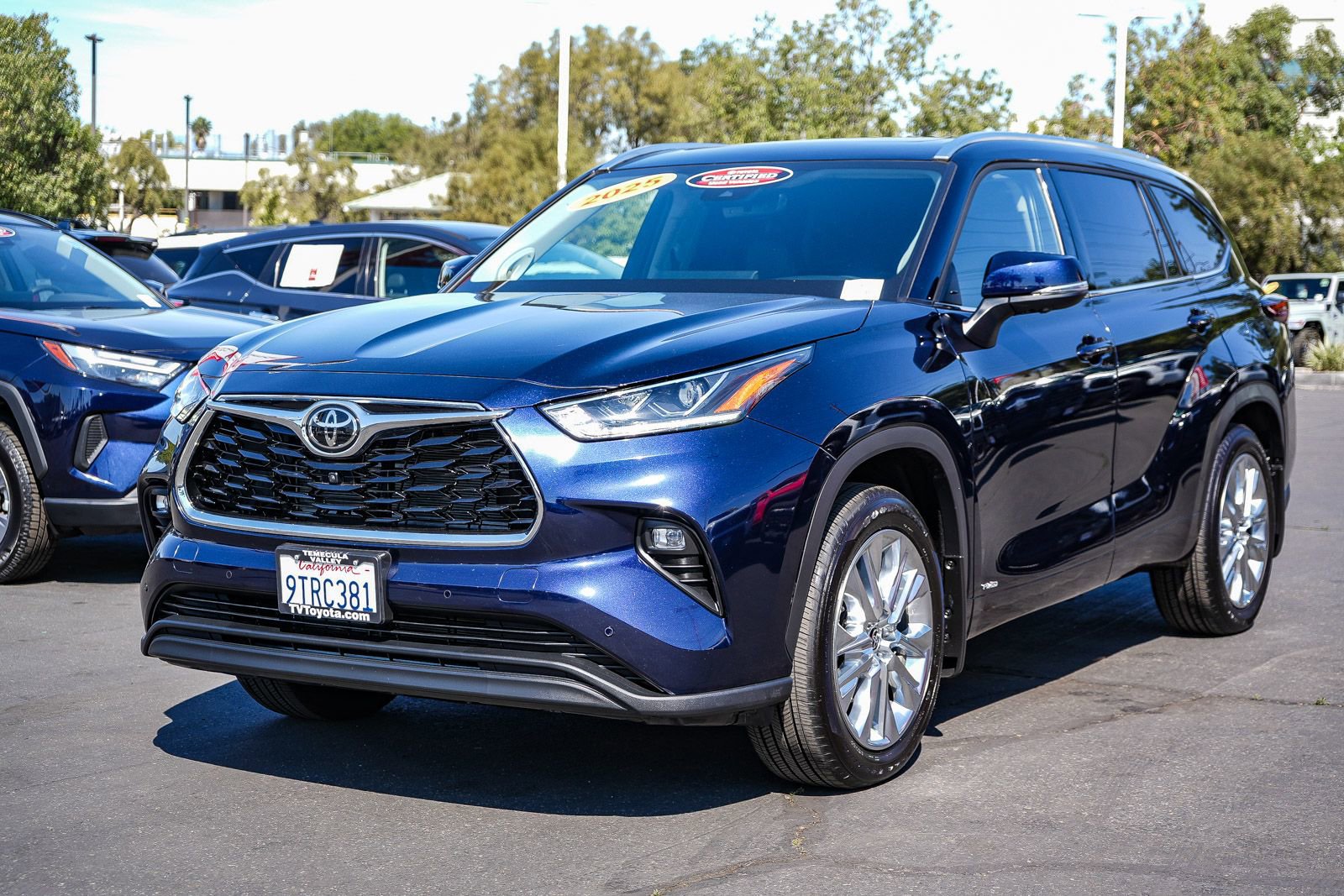 Certified 2025 Toyota Highlander Limited image 3