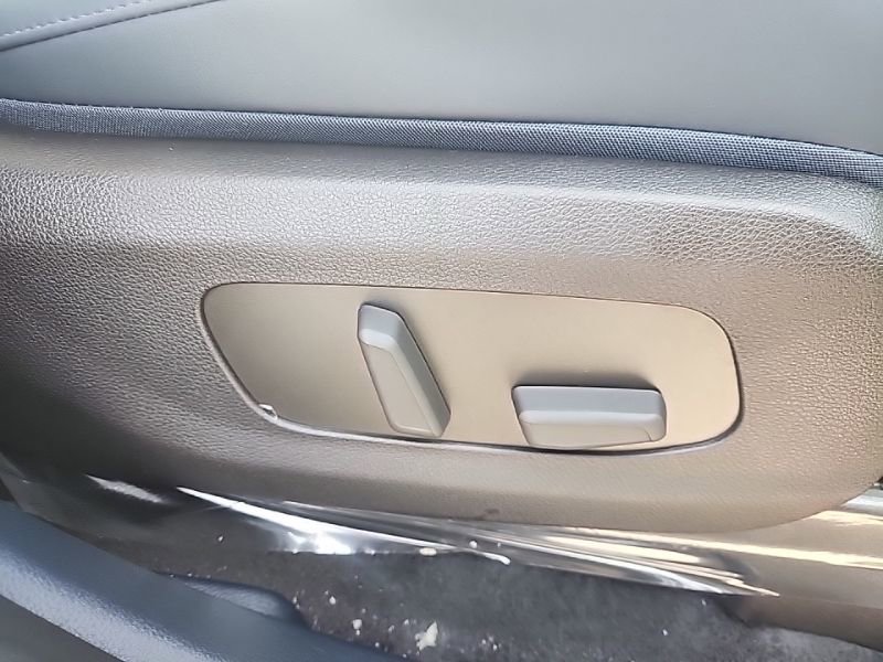 New 2026 Kia Carnival EX image 16