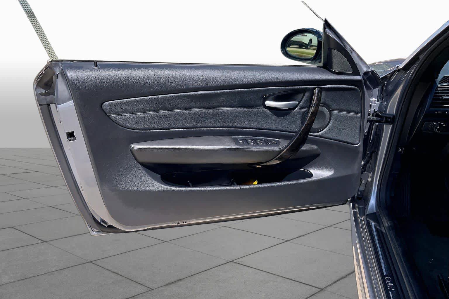 Used 2009 BMW 135i Convertible RWD image 18