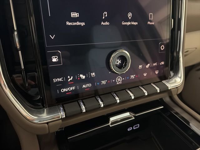 Used 2026 GMC Yukon Denali w/ Sun & Power Step Package image 34