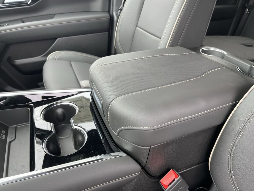 New 2026 Chevrolet Suburban Premier w/ Sun And Tow Package AWD/4WD image 21