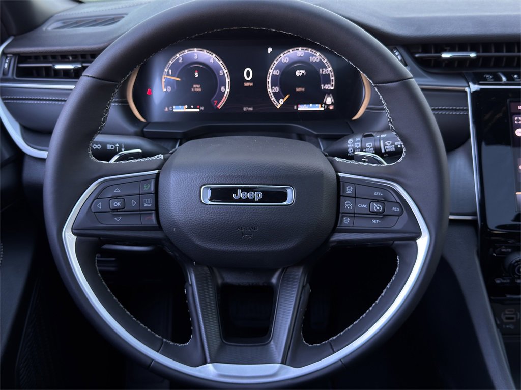 New 2025 Jeep Grand Cherokee L Altitude image 12