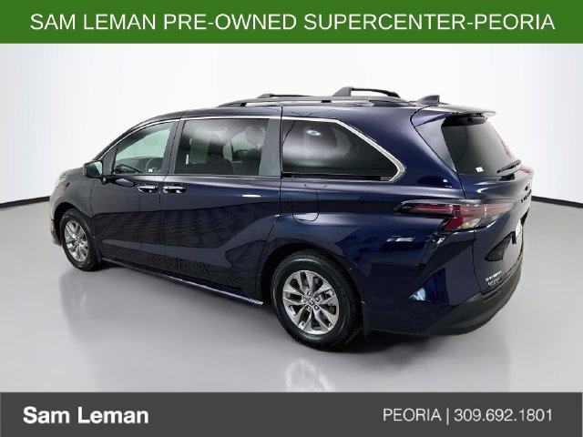 Used 2025 Toyota Sienna XLE w/ XLE Plus Package AWD/4WD image 5