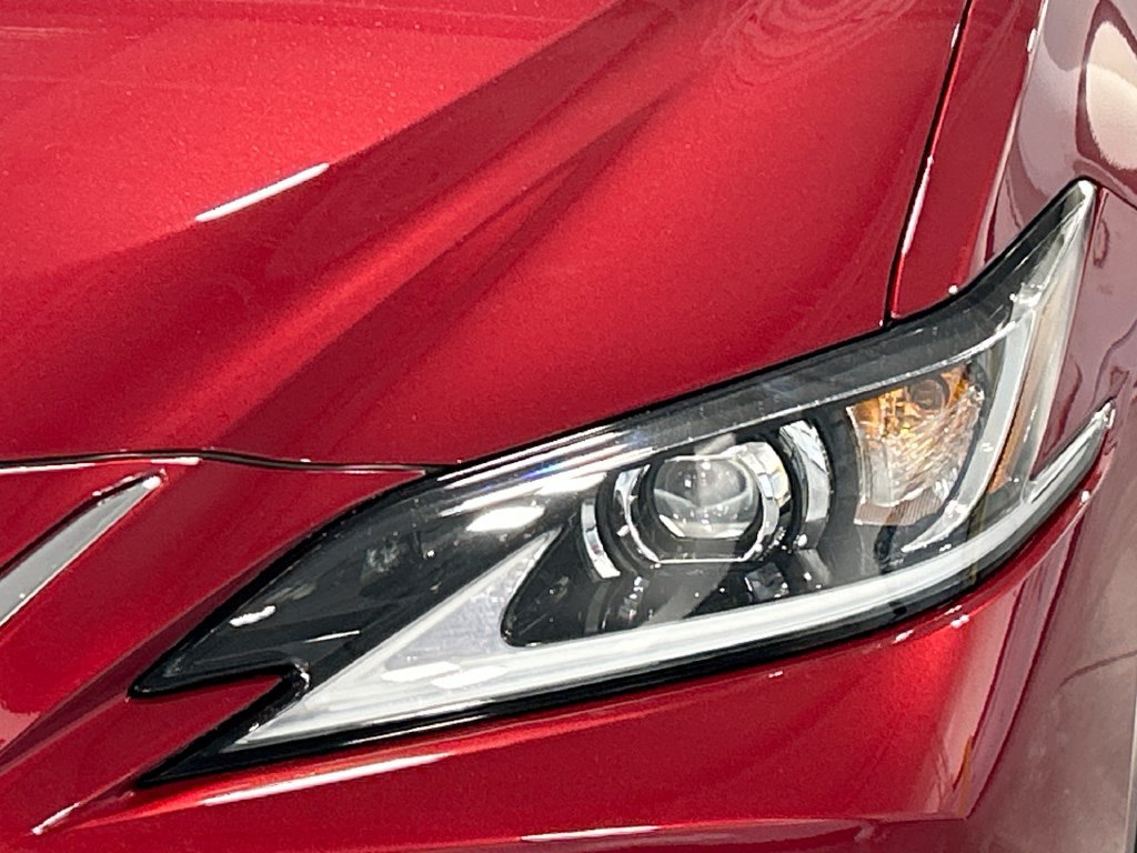 Used 2023 Lexus ES 300h w/ Premium Package FWD image 11