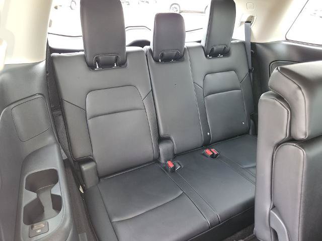 Certified 2024 Nissan Pathfinder SL w/ Black Appearance Package FWD image 15