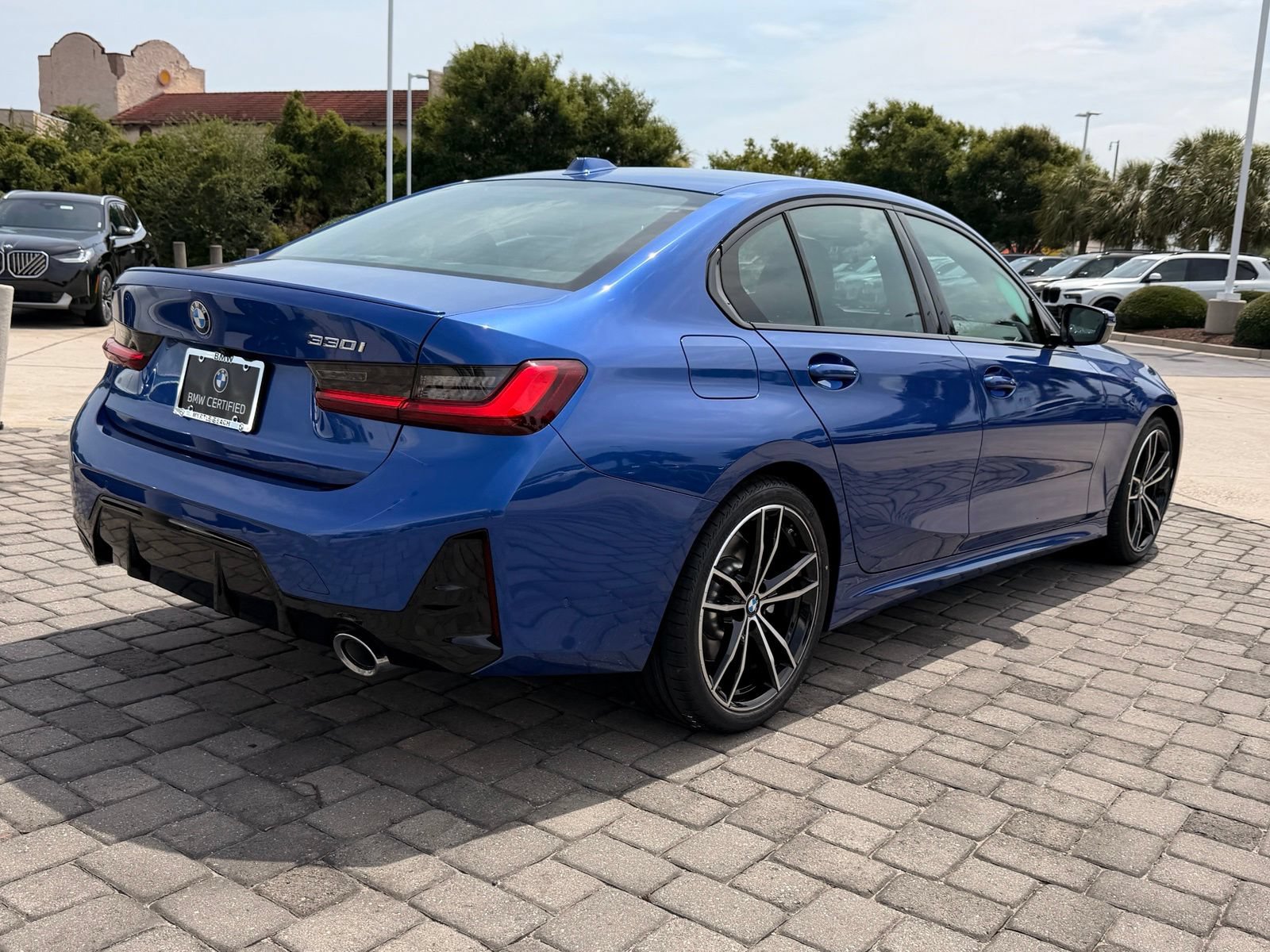 Used 2023 BMW 330i Sedan w/ M Sport Package RWD image 9