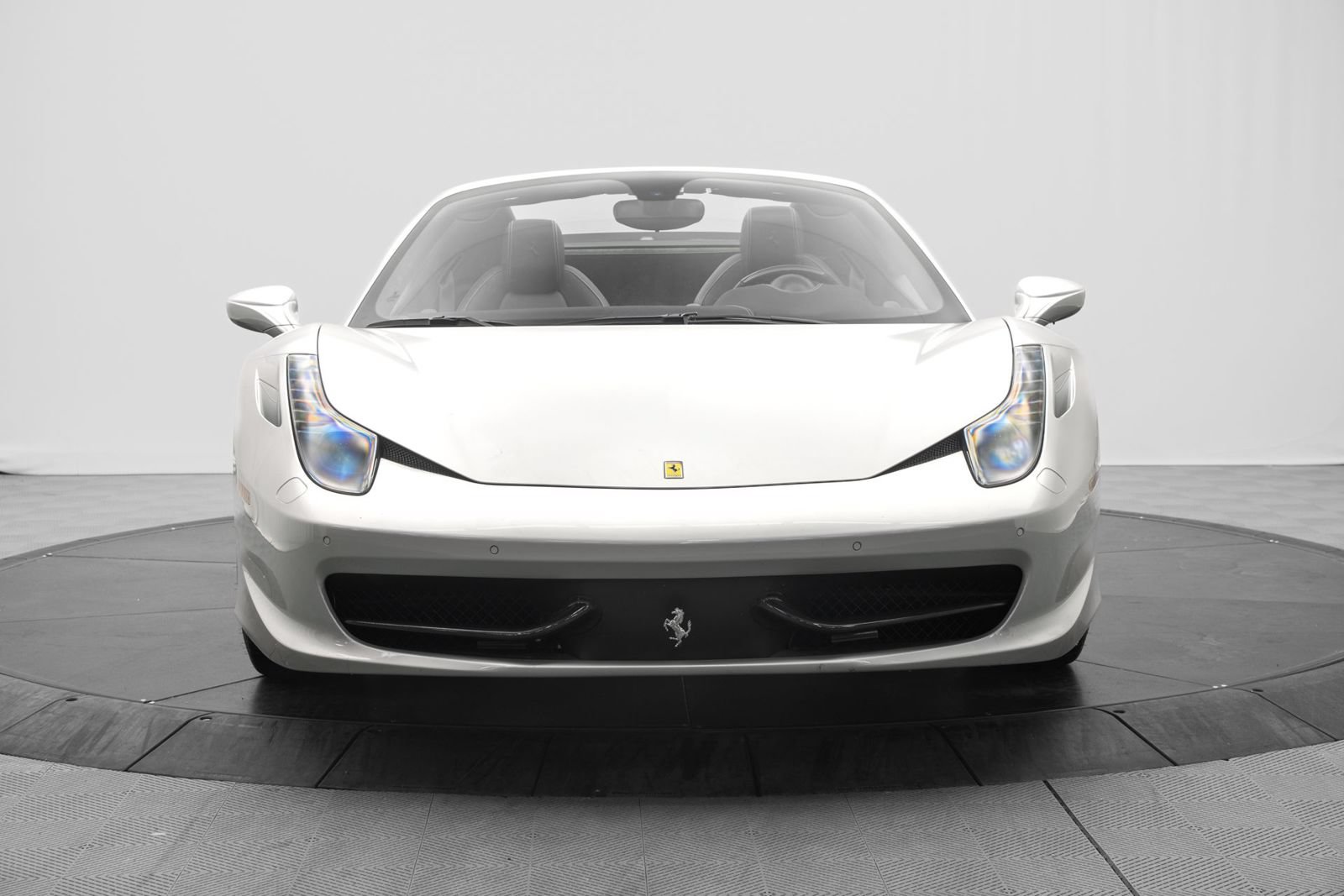 Used 2012 Ferrari 458 Spider RWD image 2