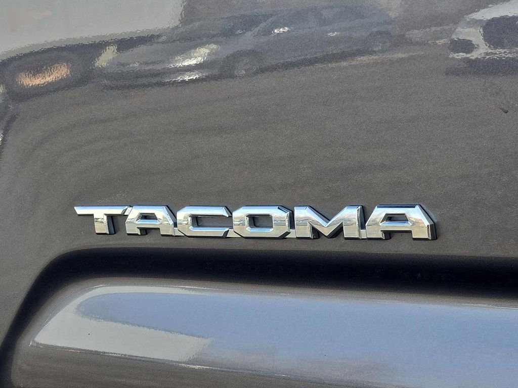 Used 2017 Toyota Tacoma SR5 w/ Tow Package image 28