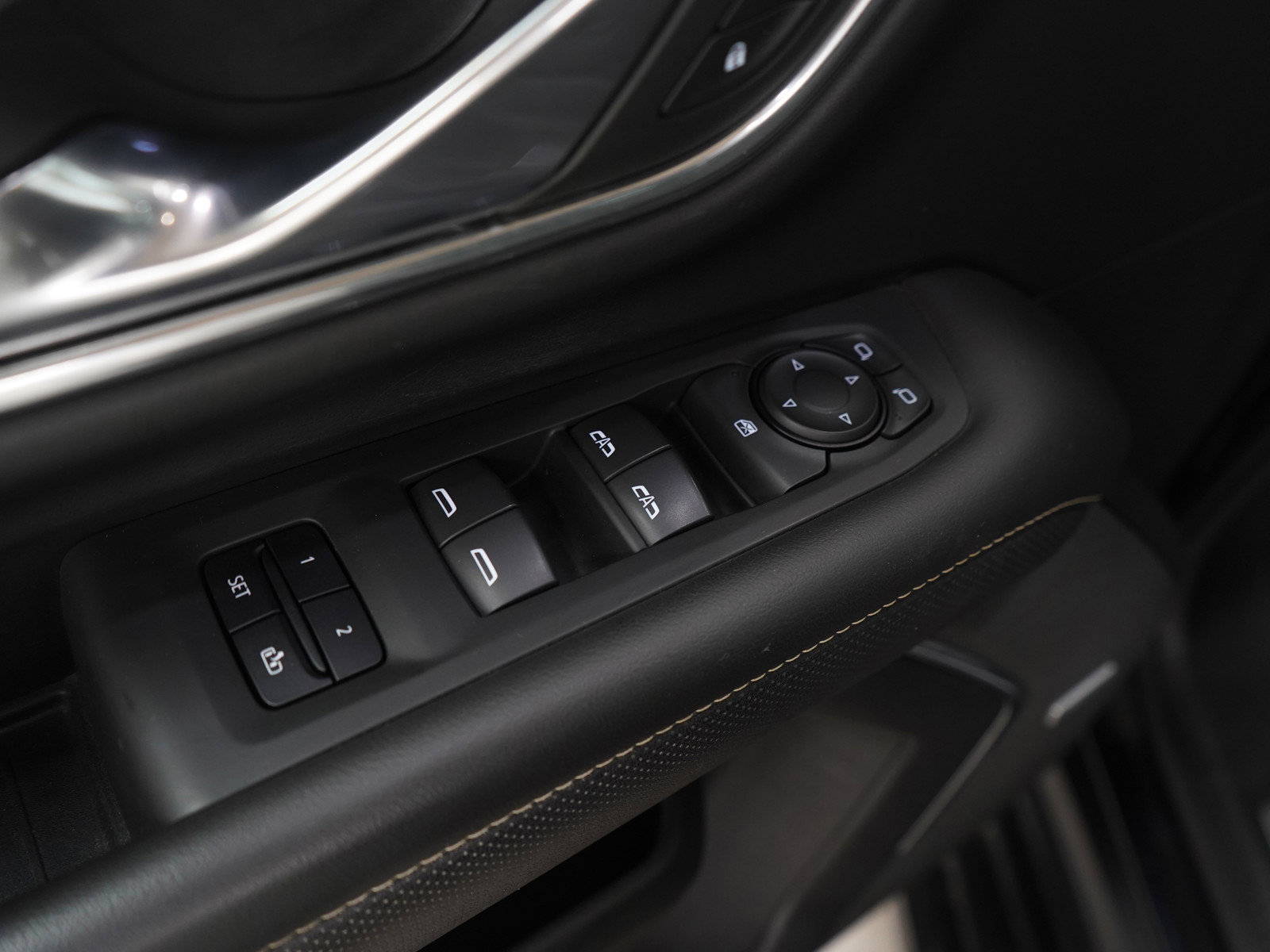 Used 2023 GMC Yukon XL SLT image 22