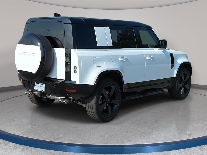 New 2026 Land Rover Defender 110 X-Dynamic SE AWD/4WD image 5